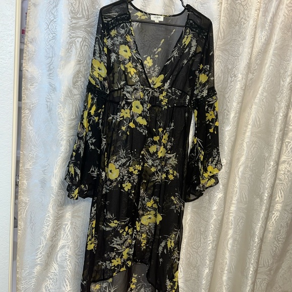 Umgee Tops - Black Floral Blouse